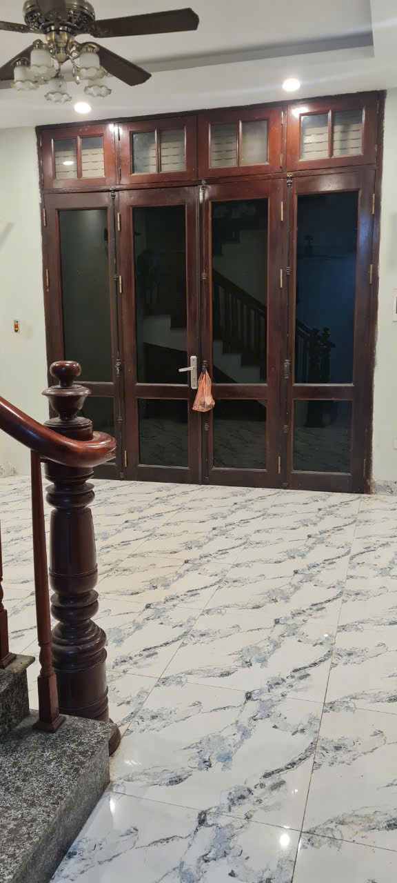 Cho thuê nhà ngõ 143 Nguyễn Chính, 3 tầng x 40m2, 2 ngủ, 9 Triệu làm VP, ở hộ gia đình - Ảnh 2
